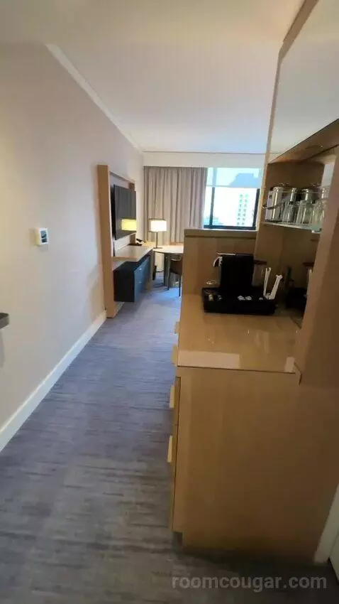 King Room with City View bed picture #2