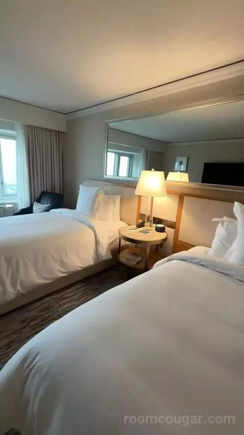 Double Room with Two Double Beds and Lake View bed picture #3
