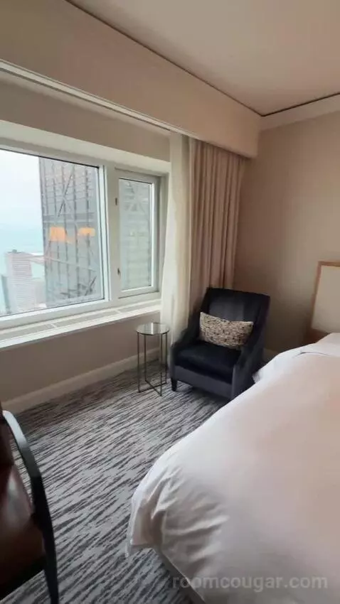 Double Room with Two Double Beds and Lake View bed picture #5