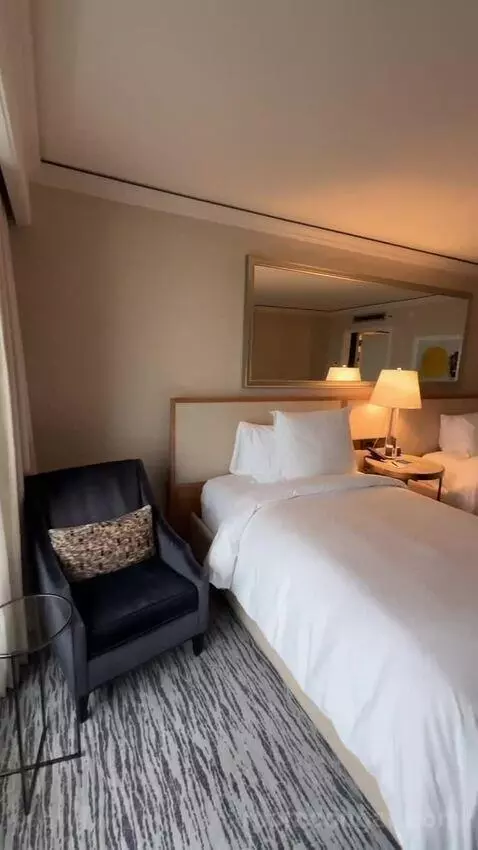 Double Room with Two Double Beds and Lake View bed picture #6