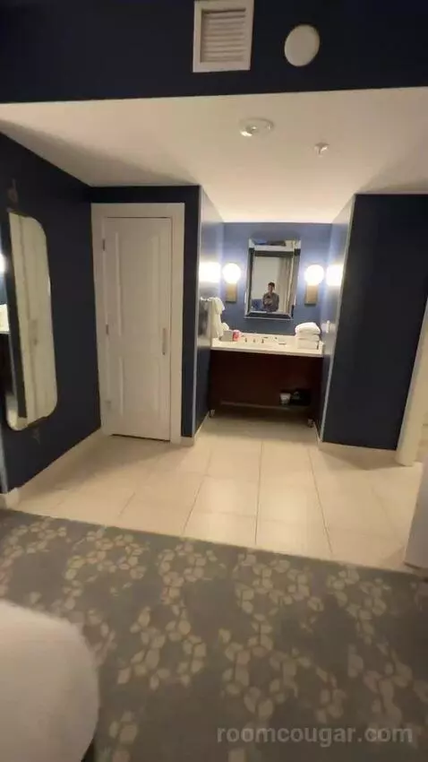 Luxury 2 Bedroom Suite, 2 Bedrooms: 1 King Bed, 1 King Bed, City View, (#1202) bathroom picture #4