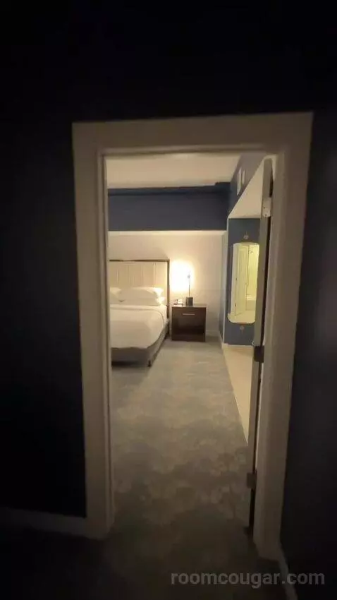 Luxury 2 Bedroom Suite, 2 Bedrooms: 1 King Bed, 1 King Bed, City View, (#1202) bed picture #1