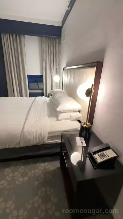 1 King Bed, City View, Corner, Guest Room (#801) picture #14