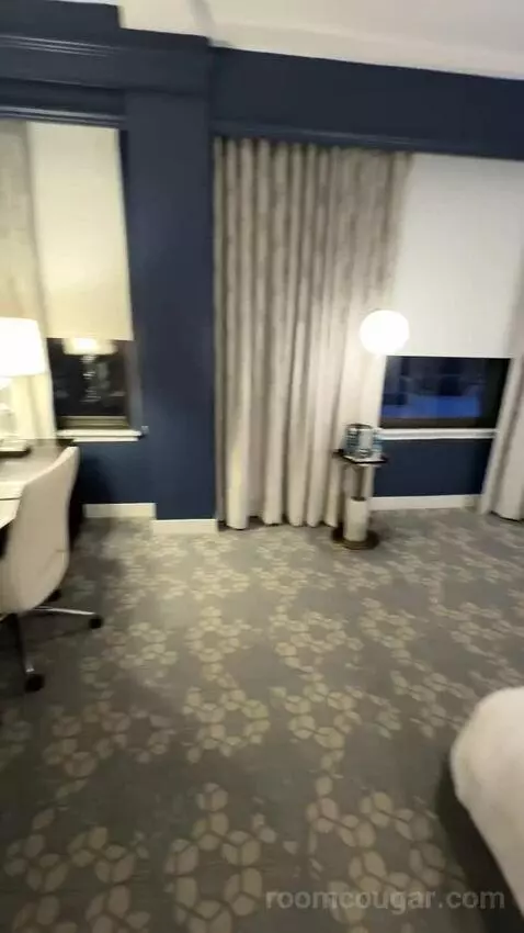 1 King Bed, City View, Corner, Guest Room (#801) picture #16