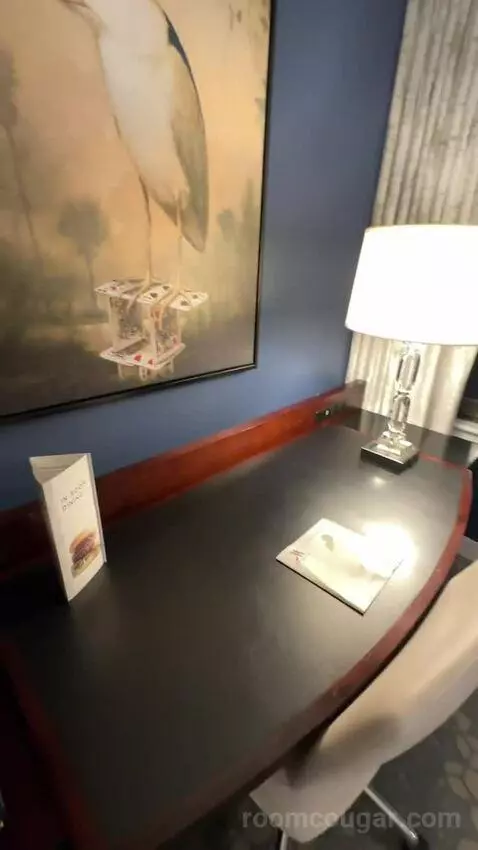 1 King Bed, City View, Corner, Guest Room (#801) picture #17