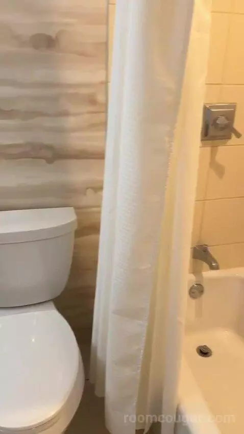 2 Double Beds, City View, Corner, Junior Suite (#710) bathroom picture #8