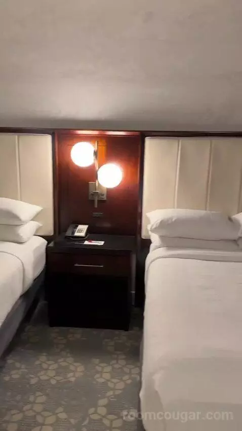 2 Double Beds, City View, Corner, Junior Suite (#710) bed picture #3
