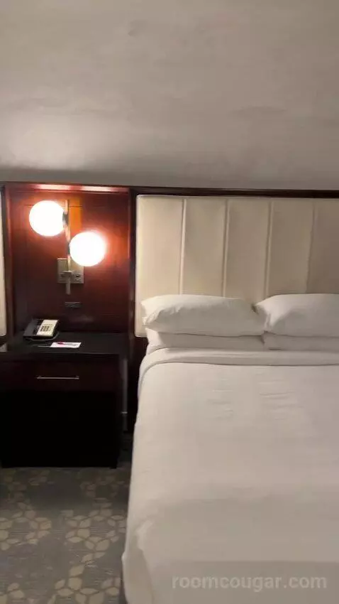 2 Double Beds, City View, Corner, Junior Suite (#710) bed picture #5