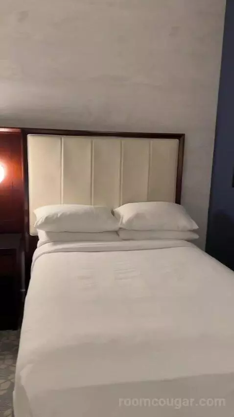 2 Double Beds, City View, Corner, Junior Suite (#710) bed picture #8