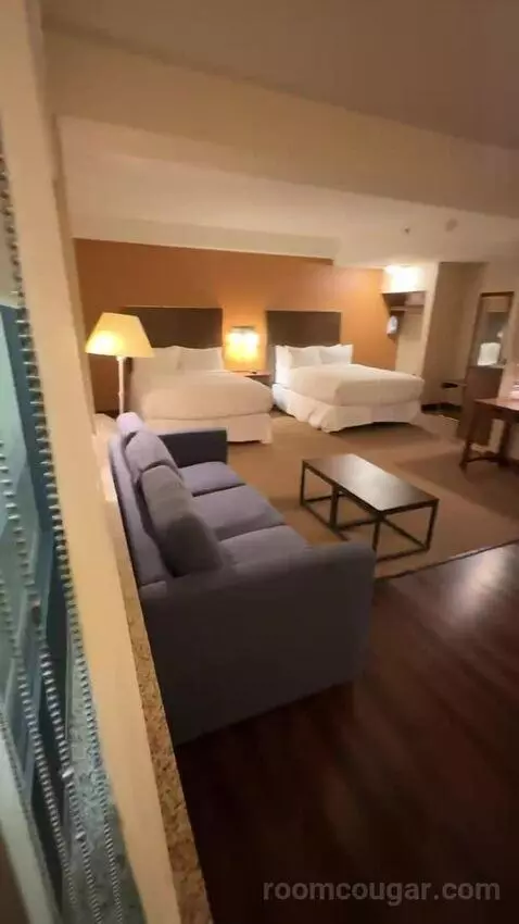 Junior Suite, 2 Queen, Poolside (#273) picture #3