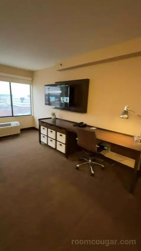 Executive Suite, 1 King, Towers Building (#801) picture #4