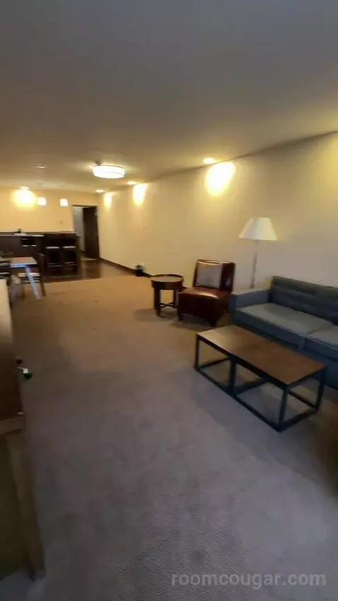 Executive Suite, 1 King, Towers Building (#801) picture #7