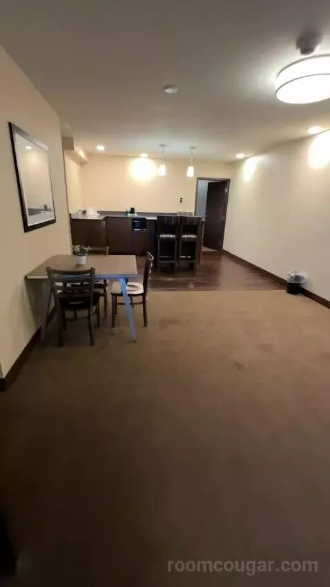 Executive Suite, 1 King, Towers Building (#801) picture #8