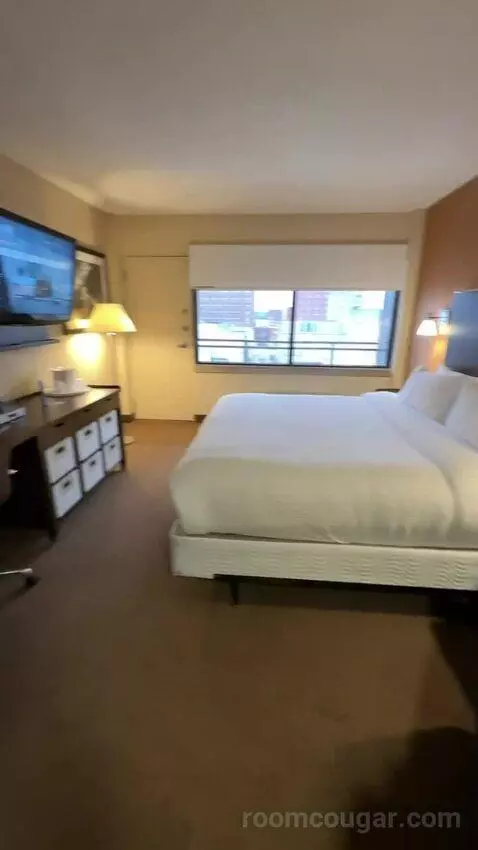 Guest Room, 1 King, Balcony (#655) bed picture #7