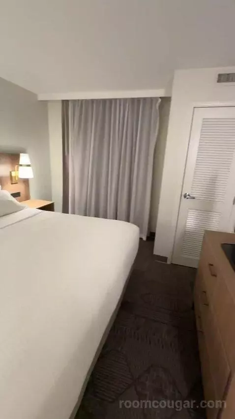 2 Bedroom Suite, 1 King, 1 Queen (#220) bed picture #5