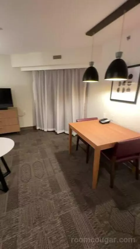 2 Bedroom Suite, 1 King, 1 Queen (#220) picture #4