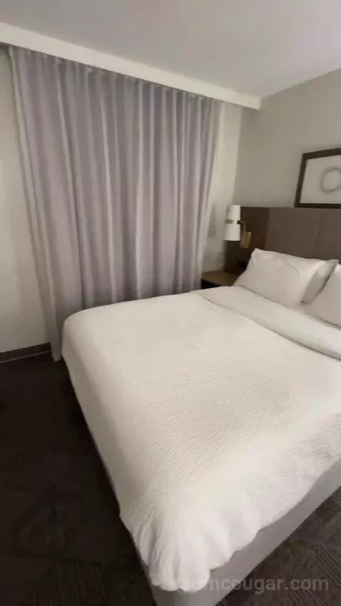 2 Bedroom Suite, 1 King, 1 Queen (#220) bed picture #2