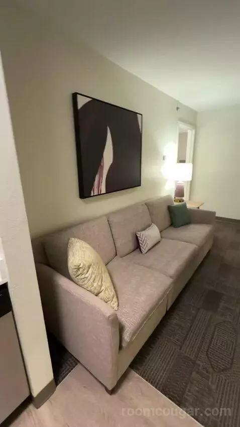 2 Double, 1 Queen, 2 Bedroom Suite (#302) picture #5