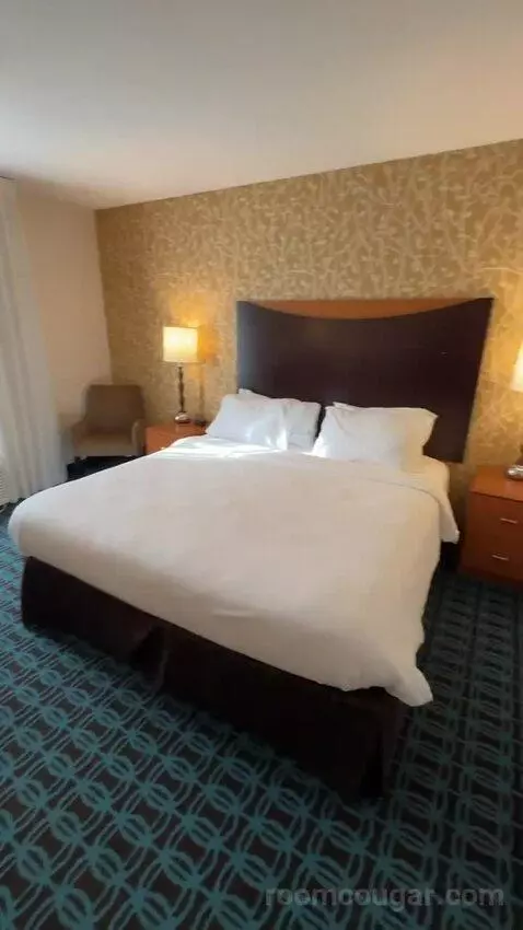 King Room (#203) bed picture #4