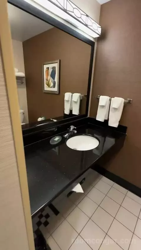 Queen Room with Two Queen Beds (#205) bathroom picture #3