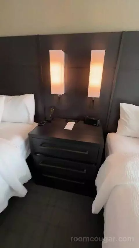 One-Bedroom Suite with Two Queen Beds and Sofa Bed bed picture #11