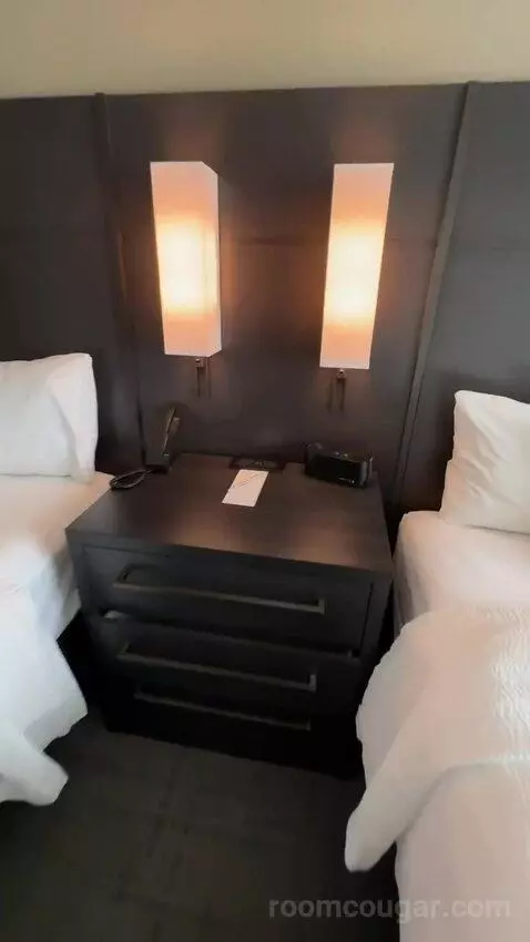 One-Bedroom Suite with Two Queen Beds and Sofa Bed bed picture #12