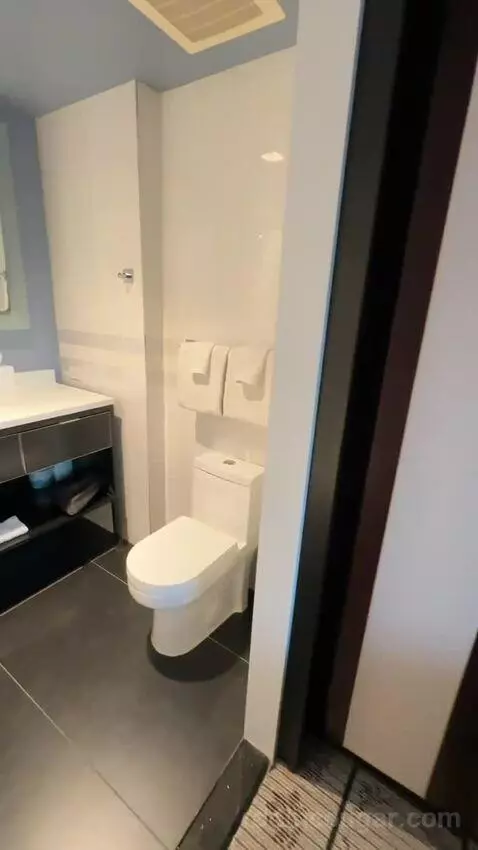 Family Studio Suite, Studio, 1 Double or 1 Twin, City View bathroom picture #4