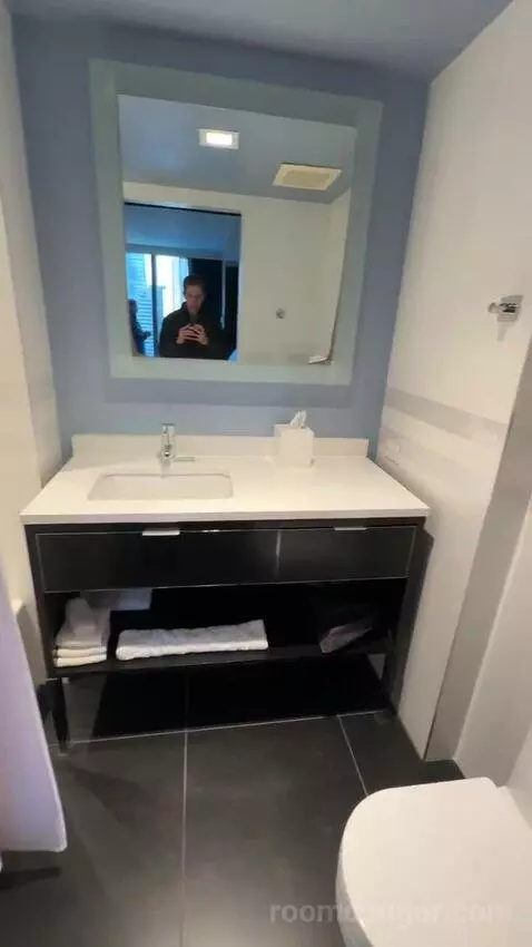 Family Studio Suite, Studio, 1 Double or 1 Twin, City View bathroom picture #7