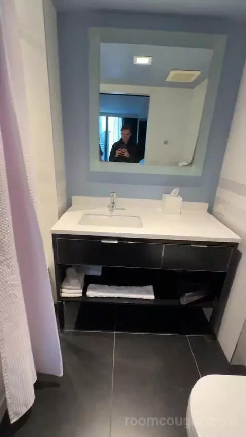 Family Studio Suite, Studio, 1 Double or 1 Twin, City View bathroom picture #9