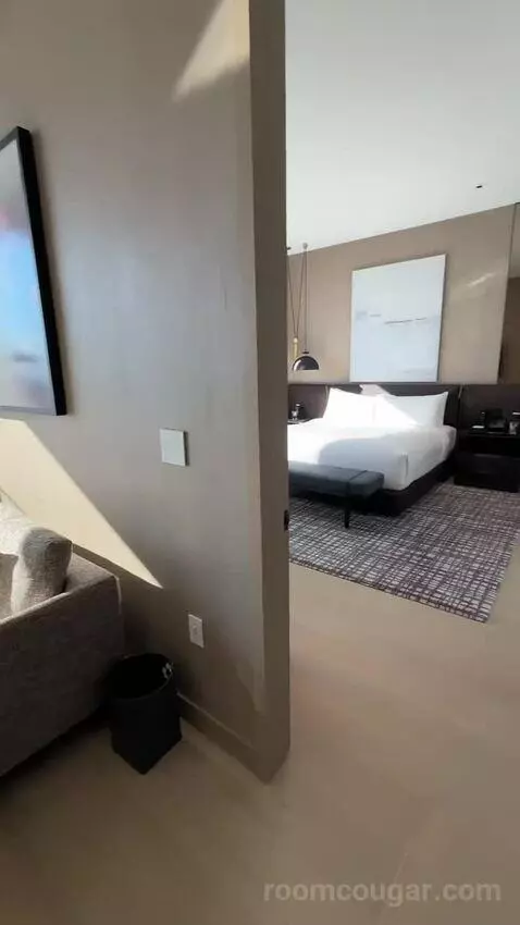 Executive Penthouse bed picture #8
