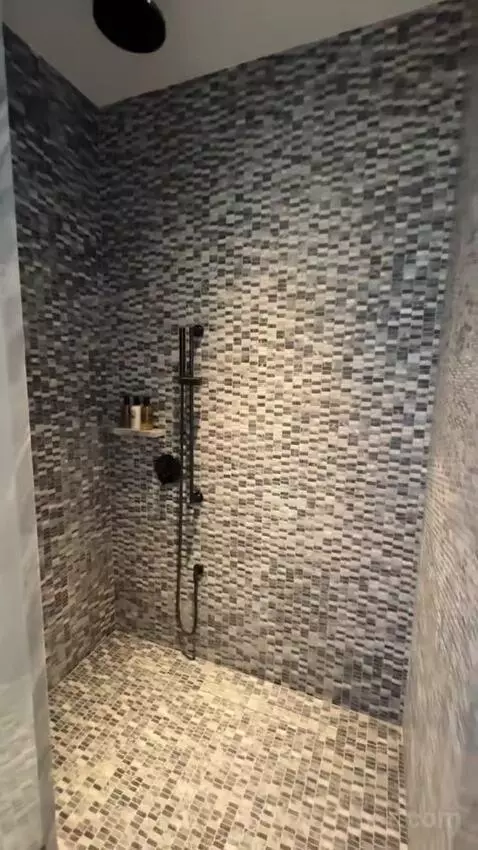 Executive Penthouse bathroom picture #1