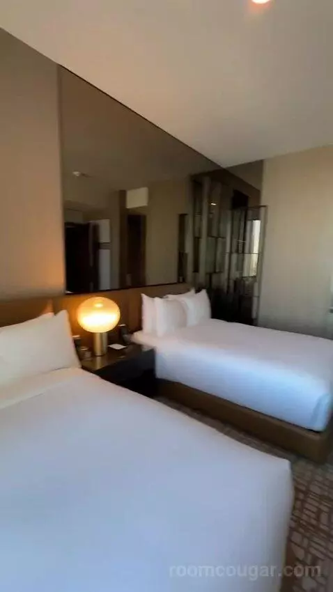 Executive Penthouse bed picture #5