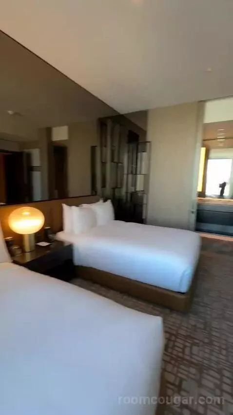 Executive Penthouse bed picture #6