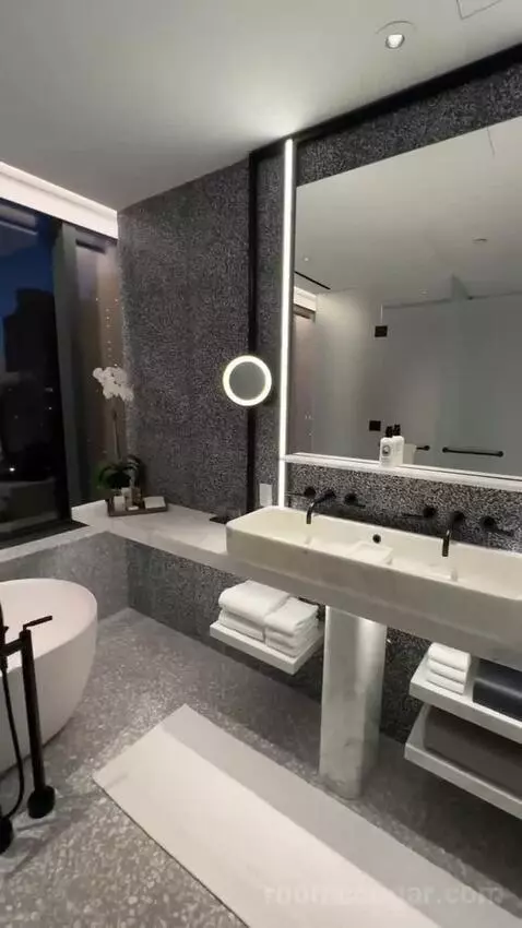 Nomad One-Bedroom King Suite - Low Floor (#2410) bathroom picture #3