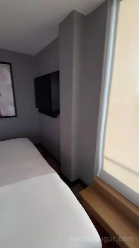Cool Corner with Terrace, Suite, 1 King (#871) bed picture #6