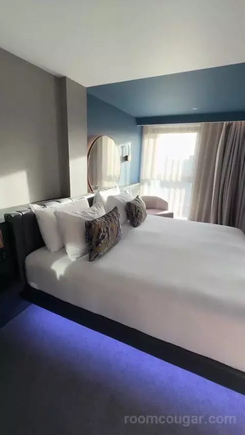 Wonderful King Room (#566) bed picture #2