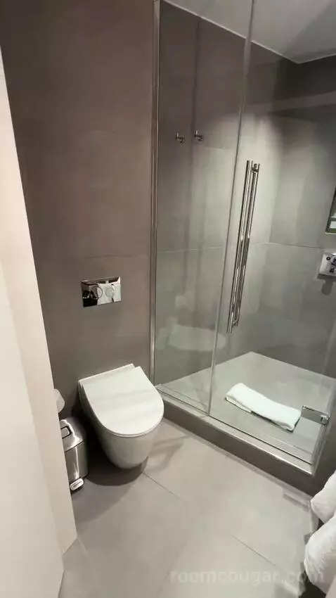 Wonderful Double Room with Two Double Beds (#566) bathroom picture #1