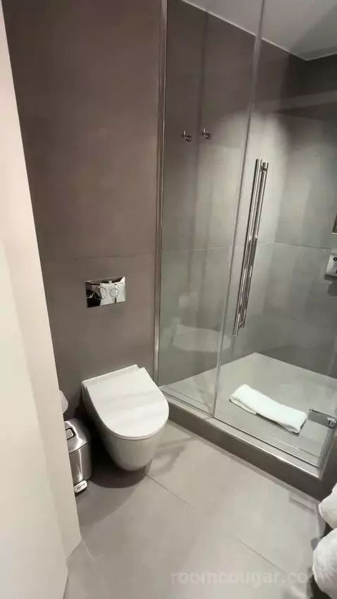 Wonderful Double Room with Two Double Beds (#566) bathroom picture #2