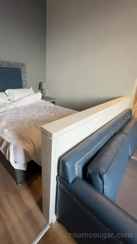 Studio Apartment, 1 King (#13) bed picture #11