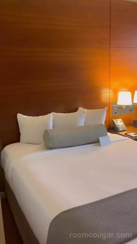 Queen Room with Two Queen Beds bed picture #5