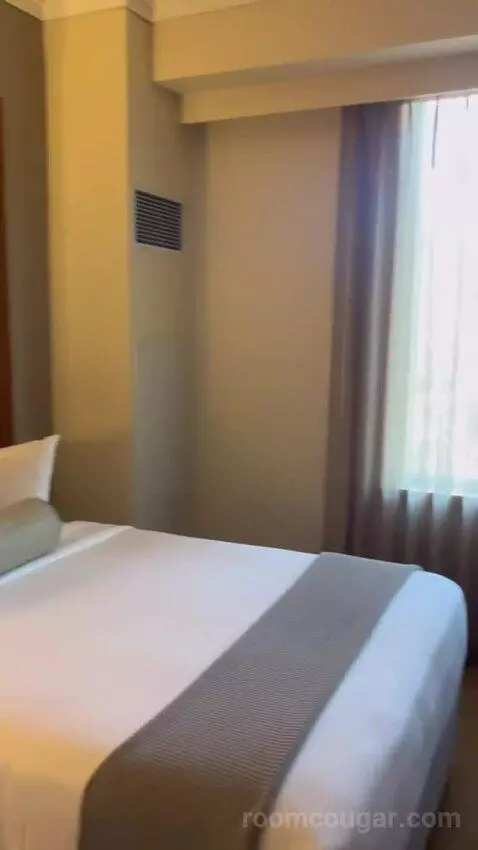 Queen Room with Two Queen Beds bed picture #7
