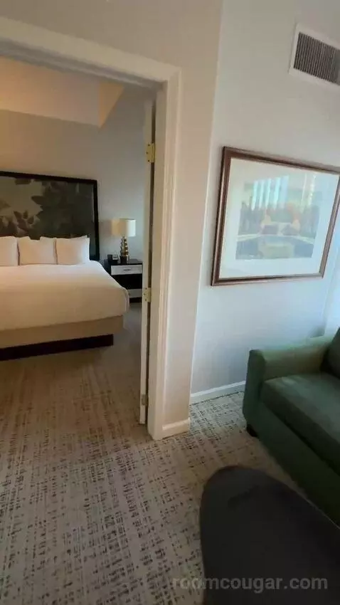 1 Bedroom Suite (#401) bed picture #3