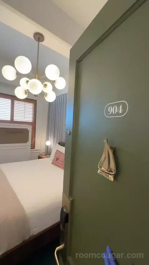 King Room (#904) bed picture #1