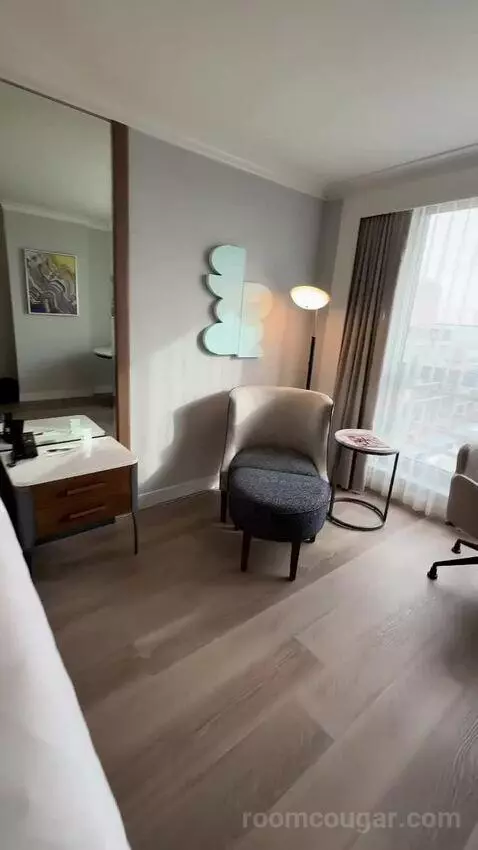 King, Water View, Renovated (#1510) bed picture #12