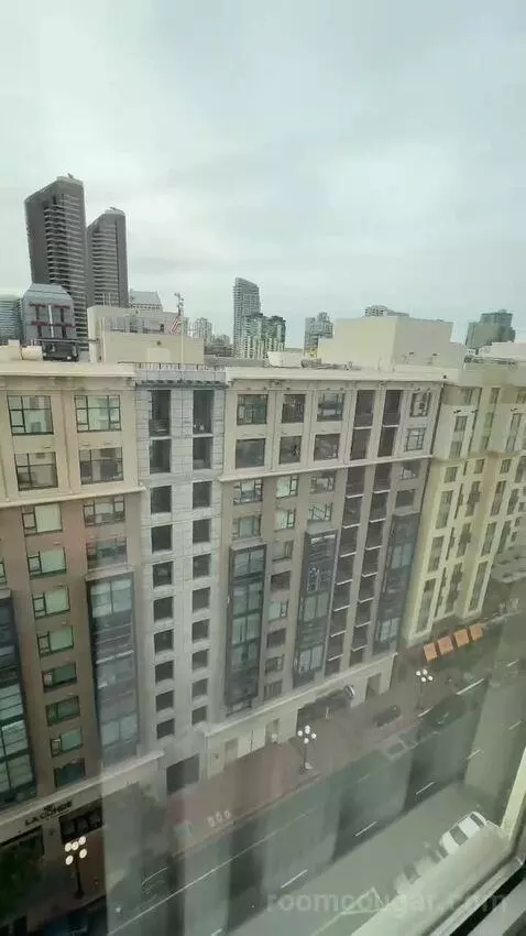 1 Bedroom Junior Suite, 1 King, Some City View, Water View, Corner Room (#1222) view picture #9