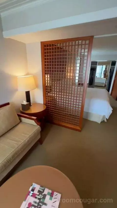 1 Bedroom Junior Suite, 1 King, Some City View, Water View, Corner Room (#1222) bed picture #3