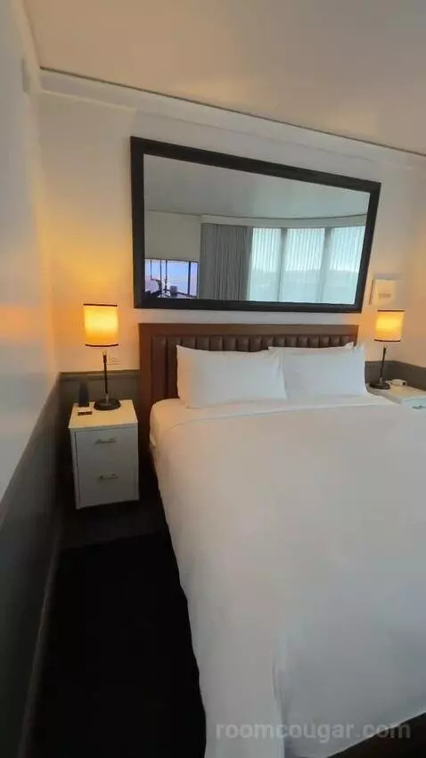 Suite with Pool View (#300) bed picture #1