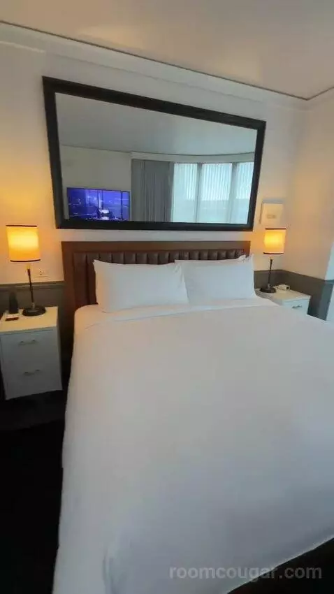 Suite with Pool View (#300) bed picture #6
