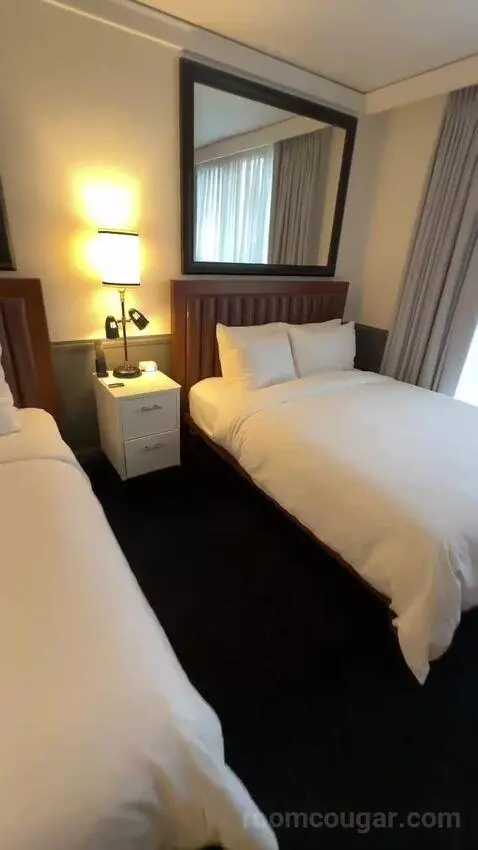 City Queen Queen (#502) bed picture #6