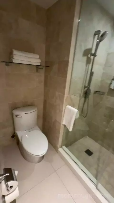 Queen Room (#509) bathroom picture #4
